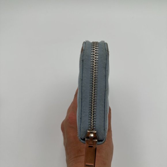 YSL Chevron  'Monogram' Zip Around Quilted Calfskin in Sugar Sand - Picture 4 of 12